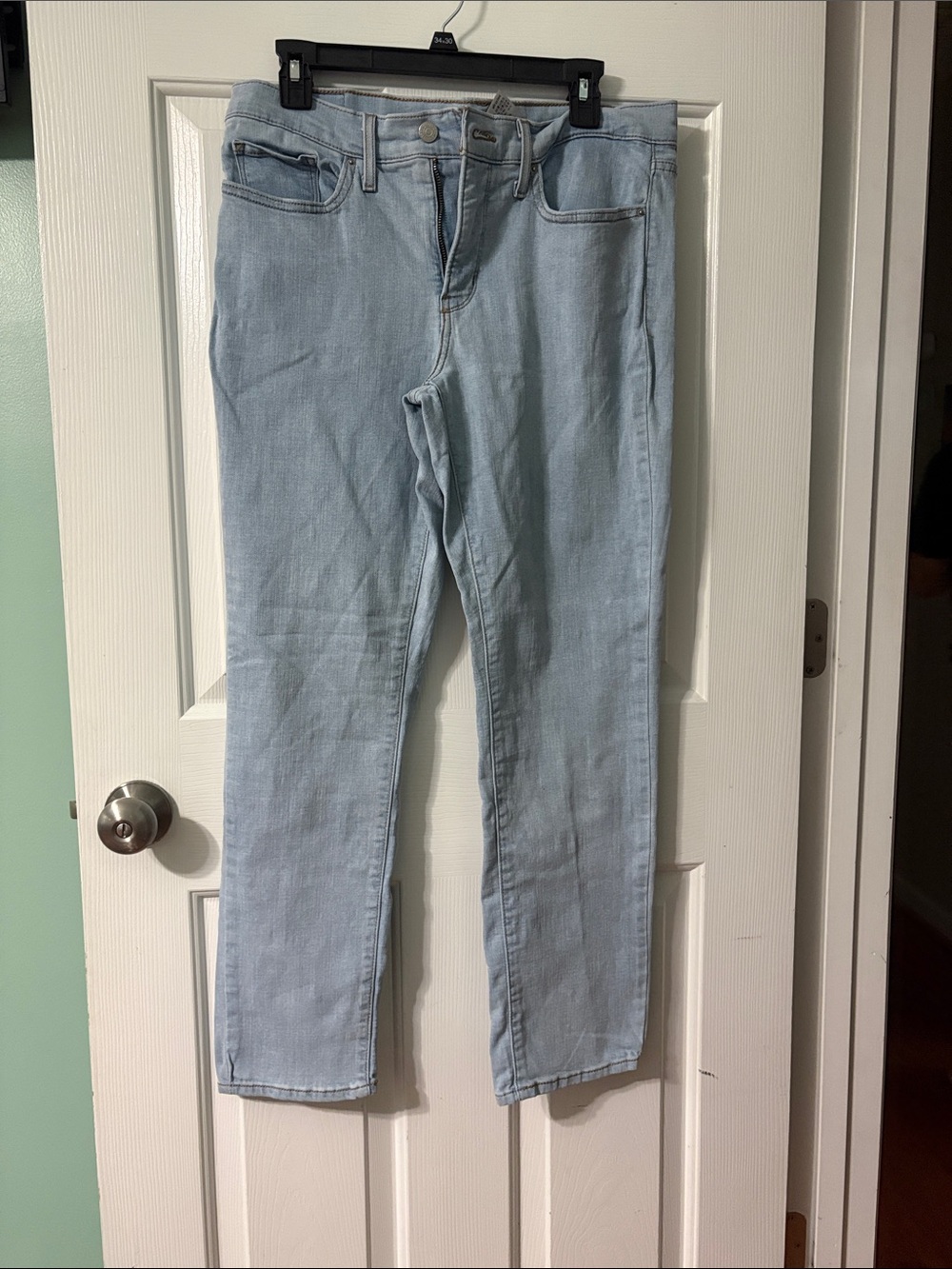Women’s size 31 Levi jeans